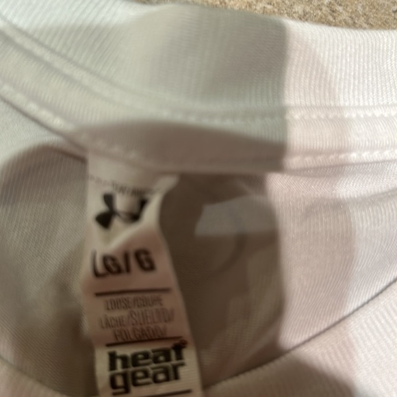 UA Womens T-shirt - Picture 3 of 4